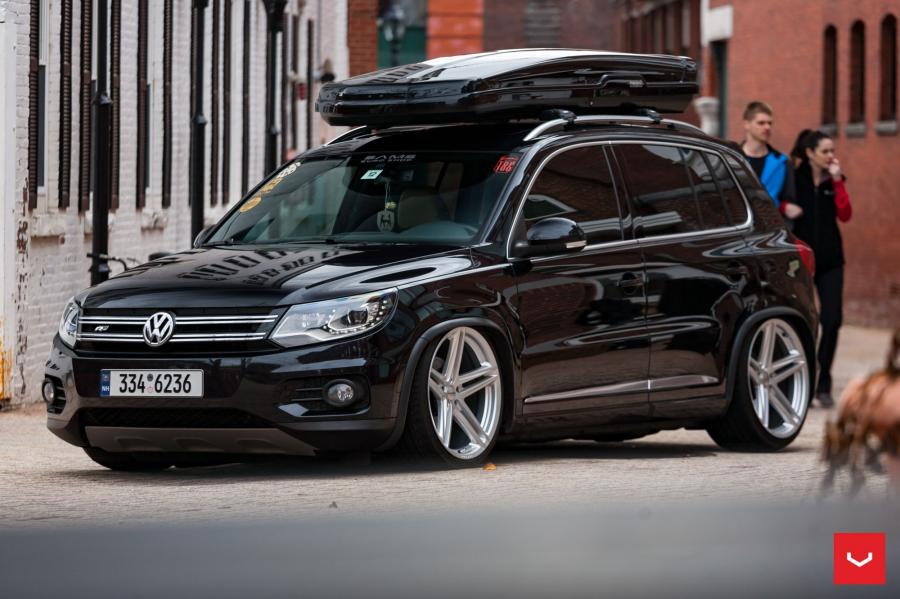  Volkswagen Tiguan on Vossen Wheels (VFS5) 2017 года  (фото 6 из 17)
